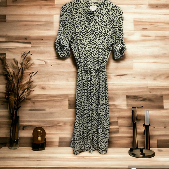 Everly Green Leopard Print MIDI Dress | Belted Button Up |Size Large - Picture 1 of 8